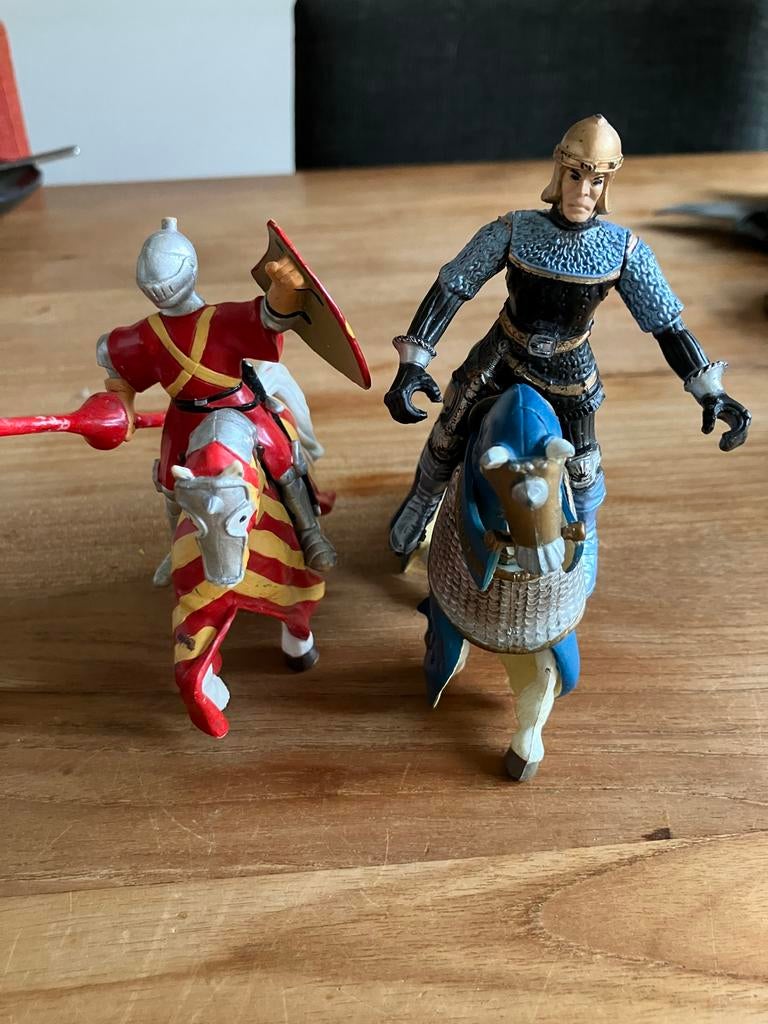 2. Ridder te paard speelgoedfiguren, Ophalen of Verzenden, Gebruikt