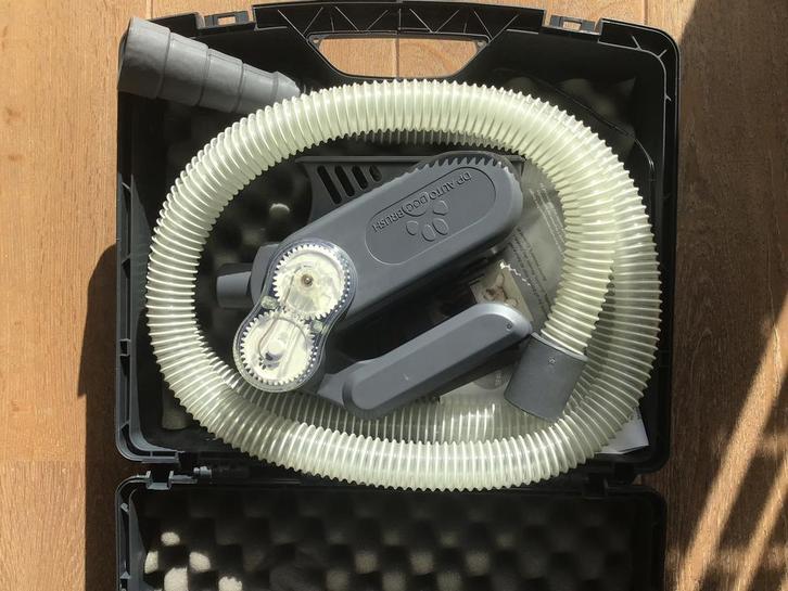 Dp automatische hondenborstel inclusief kunststof koffer, Dieren en Toebehoren, Honden-accessoires, Gebruikt, Ophalen