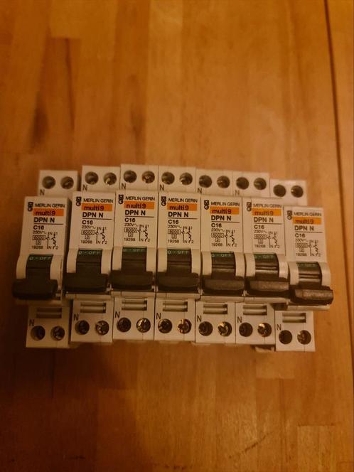 Merlin Gerin C16 automaat DPNN  Multi9,  20st beschikbaar, Doe-het-zelf en Verbouw, Elektra en Kabels, Zo goed als nieuw, Overige typen