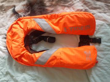Zwemvest Hi-tide 275 - Veiligheid op het Water! beschikbaar voor biedingen