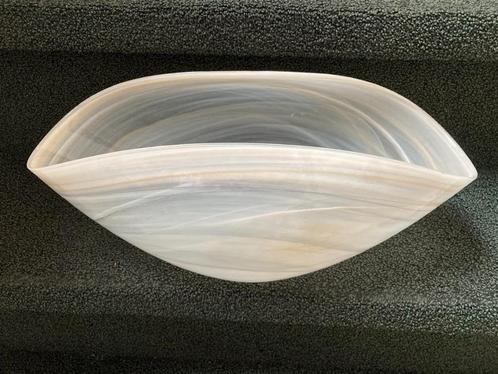 Nieuwe !! Grote Leonardo Alabastro Gevouwen Schaal. 15 euro, Antiek en Kunst, Kunst | Designobjecten, Ophalen of Verzenden