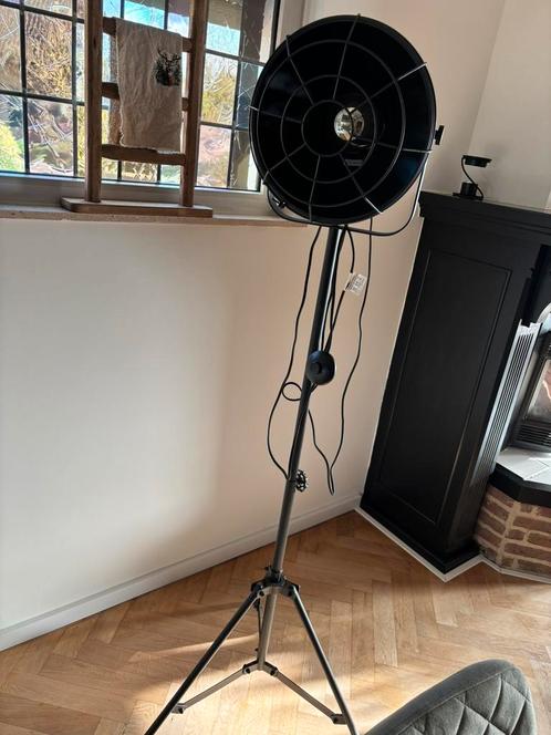 Industriël interieur vloerlamp hoeklamp modern metaal, Huis en Inrichting, Lampen | Vloerlampen, Zo goed als nieuw, 150 tot 200 cm