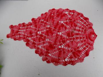 tafelkleed Kleedje gehaakt in de vorm van een vis rood beschikbaar voor biedingen