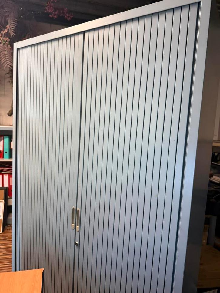 Metalen archiefkast met roldeuren – 200 cm hoog, Huis en Inrichting, Kasten | Roldeurkasten en Archiefkasten, Zo goed als nieuw