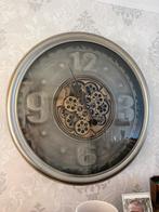 Grote wandklok met draaiende tandwielen, Huis en Inrichting, Woonaccessoires | Klokken, Ophalen of Verzenden, Zo goed als nieuw
