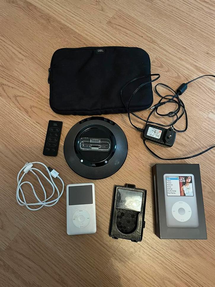 iPod classic 80GB + JBL speaker, Audio, Tv en Foto, Mp3-spelers | Apple iPod, Gebruikt, Classic, 40 GB en meer, Zilver, Ophalen of Verzenden