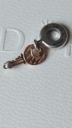 Pandora bedel 782510 hanger sleuteltje key to happiness, Sieraden, Tassen en Uiterlijk, Bedels, Ophalen of Verzenden, Zo goed als nieuw
