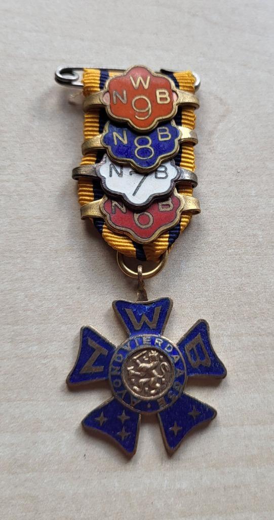NWB Avondvierdaagse emaille medaille, Postzegels en Munten, Penningen en Medailles, Overige materialen, Ophalen of Verzenden