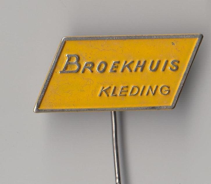 Broekhuis Kleding speldje, Verzamelen, Speldjes, Pins en Buttons, Gebruikt, Speldje of Pin, Overige onderwerpen, Ophalen of Verzenden