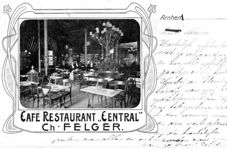 Arnhem - Interieur Cafe Restaurant Central Ch. Felger, Verzamelen, Ansichtkaarten | Nederland, Ongelopen, Gelderland, Voor 1920