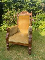 Eiken fauteuil met houtsnijwerk en wieltjes, antiek!, Huis en Inrichting, Antiek, Hout, Gebruikt, Minder dan 75 cm