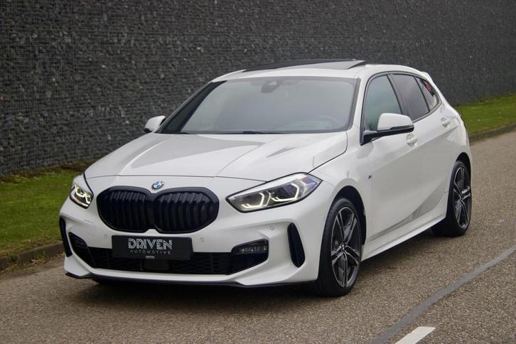 BMW 1-serie 120i M Sport| Pano - Digital - LED - Camera -Vol, Auto's, BMW, Bedrijf, Te koop, 1-Serie, ABS, Achteruitrijcamera