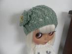 Blythe , groenige gehaakte muts voor Neo, Ophalen of Verzenden, Zo goed als nieuw