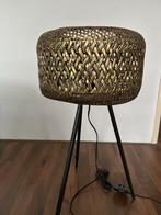 Stijlvolle gouden kleurige lamp met driepoot., Huis en Inrichting, Lampen | Vloerlampen, Ophalen, Zo goed als nieuw, Metaal, 100 tot 150 cm