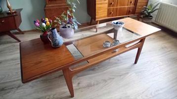 Salontafel met glasplaat  beschikbaar voor biedingen