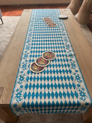 Bavarisch tafelkleed / tafel loper  beschikbaar voor biedingen