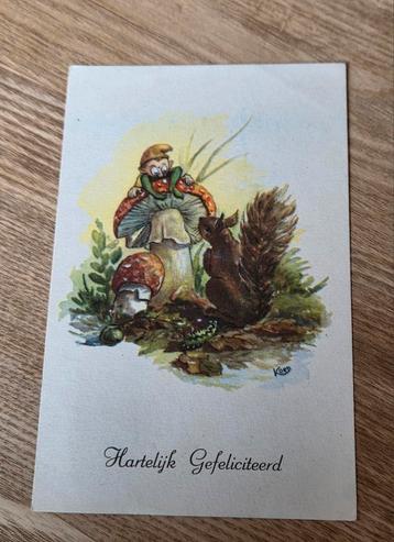 Kabouter op paddestoel kijkt naar eekhoorn - Koen beschikbaar voor biedingen