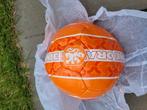 Officiële KNVB Nederland voetbal incl pomp, Ophalen of Verzenden, Zo goed als nieuw, Bal