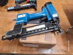 Tacker met doos vol nieten, Doe-het-zelf en Verbouw, Gereedschap | Overige machines, Ophalen of Verzenden, Gebruikt