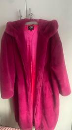UGG fluffy lange fuchsia jas maat one size, Kleding | Dames, Jassen | Winter, UGG, Maat 46/48 (XL) of groter, Nieuw, Ophalen of Verzenden