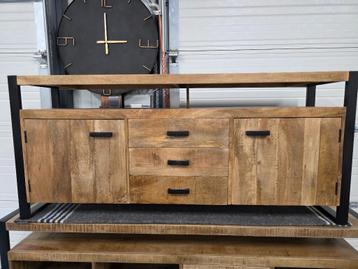 Livingfurn Nairobi Dressoir  beschikbaar voor biedingen