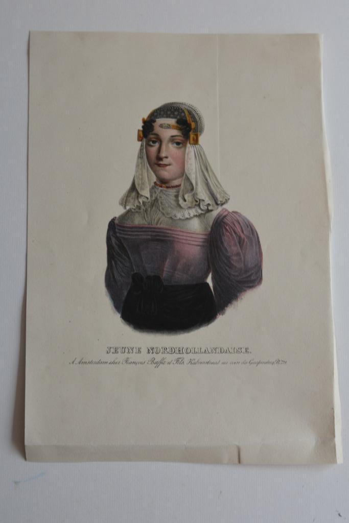 NOORD-HOLLANDSE KLEDERDRACHT Mooie Litho Buffa 1825 GV8, Antiek en Kunst, Kunst | Litho's en Zeefdrukken, Verzenden
