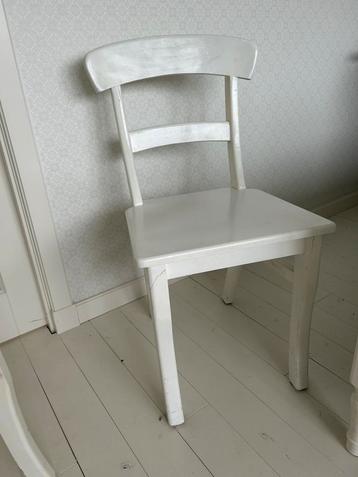 Stoel €7,50 per stuk (3 in totaal) beschikbaar voor biedingen
