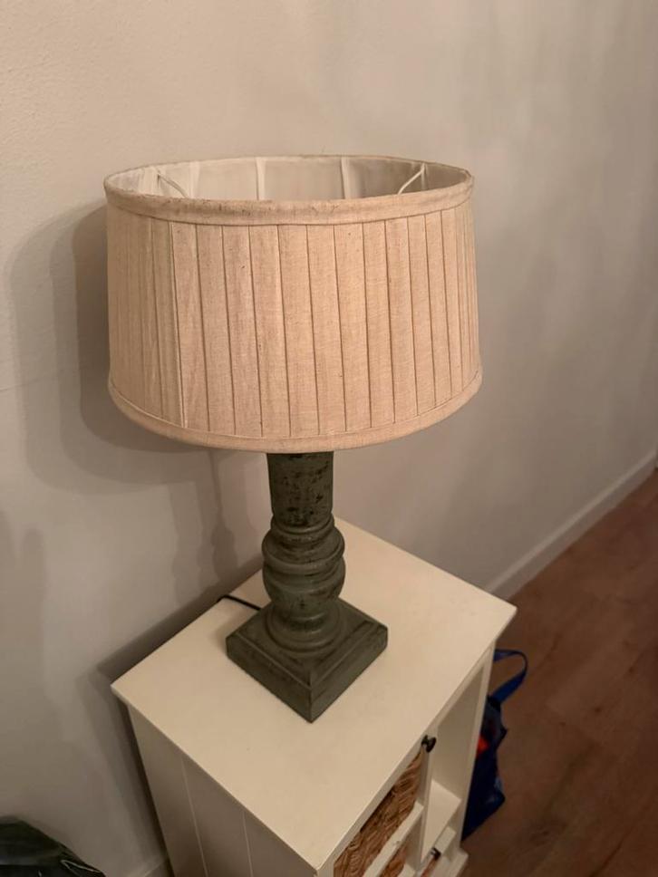 Klassieke schemerlamp in prima staat, Huis en Inrichting, Lampen | Vloerlampen, Gebruikt, Minder dan 100 cm, Stof, Ophalen of Verzenden