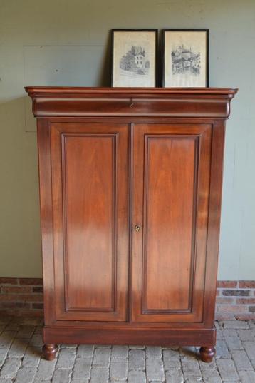 Prachtige strakke antieke mahonie houten meidenkast. beschikbaar voor biedingen