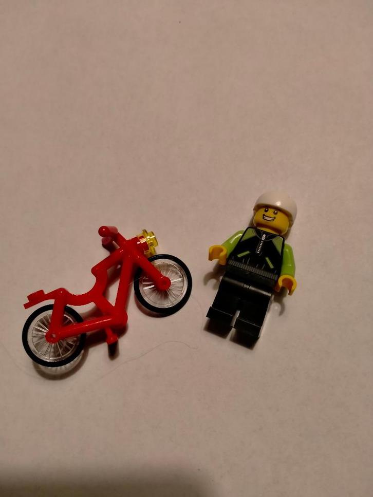 Lego City park fietser poppetje figuurtje, Kinderen en Baby's, Speelgoed | Duplo en Lego, Zo goed als nieuw, Verzenden