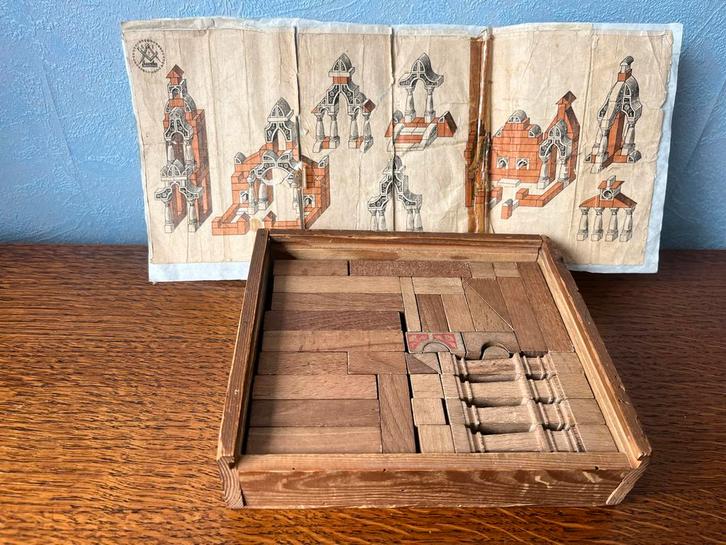 Oude Blokken Doos met Voorbeelden - Antiek Speelgoed Bouwset, Antiek en Kunst, Antiek | Speelgoed, Ophalen of Verzenden