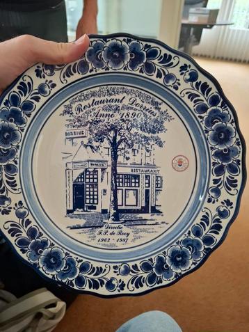 Delfts blauw bord beschikbaar voor biedingen