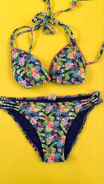 Bikini maat S beschikbaar voor biedingen