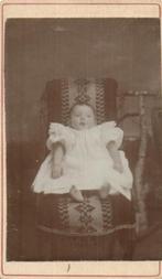 CDV - J. Hillebrand -Workum -Kind in Jurk -Zeldzaam!!!!, Gebruikt, Verzenden, Foto, Voor 1940