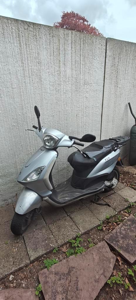 Grijze Piaggio Fly 50 cc, Fietsen en Brommers, Scooters | Piaggio, Gebruikt, Fly, Maximaal 45 km/u, Benzine, Ophalen