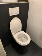 Te Koop: WC Pot Villeroy&Boch met Geberit spoelknop., Doe-het-zelf en Verbouw, Sanitair, Ophalen, Gebruikt, Steen, Toilet
