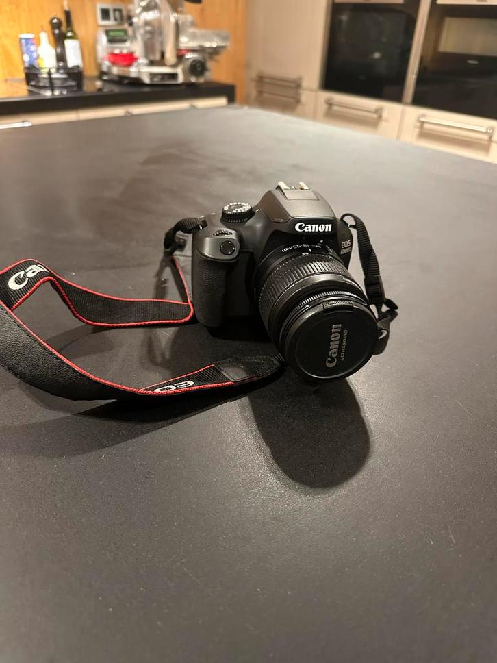 Canon EOS 4000D + 75-300mm Lens - Zo Goed Als Nieuw!, Audio, Tv en Foto, Fotocamera's Digitaal, Zo goed als nieuw, Spiegelreflex