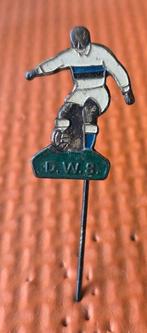 Voetbalspeldje DWS figuurtje, Ophalen of Verzenden, Gebruikt, Figuurtje, Speldje of Pin