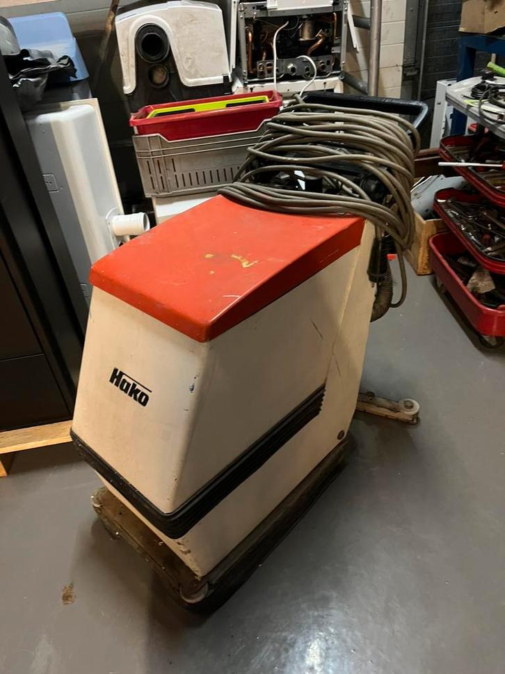 Hako boenmachine 230 V, Doe-het-zelf en Verbouw, Reinigingsmachines, Gebruikt, Schrobmachine, Ophalen