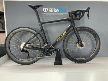 ISAAC BOSON BLACK STONE I 105 DI2 I STEALTH RAPTOR I MAAT M beschikbaar voor biedingen