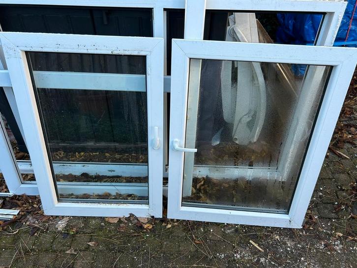 Kunstof raamkozijnen, in goede staat!! Alleen op te halen,, Doe-het-zelf en Verbouw, Kozijnen en Schuifpuien, Gebruikt, Dakkapel