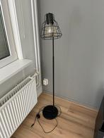 Zwarte staande lamp, Huis en Inrichting, Lampen | Vloerlampen, Ophalen, Zo goed als nieuw, 100 tot 150 cm