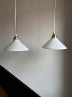 Set 2 vintage melkglas driehoek glazen opaline hanglamp wit, Huis en Inrichting, Lampen | Hanglampen, Ophalen of Verzenden, Zo goed als nieuw