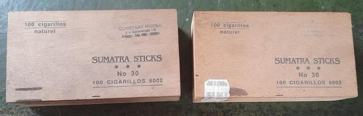Sigarenkistjes - Sumatra sticks -  reclame stempel, Verzamelen, Rookartikelen, Aanstekers en Luciferdoosjes, Gebruikt, Sigarenbandjes