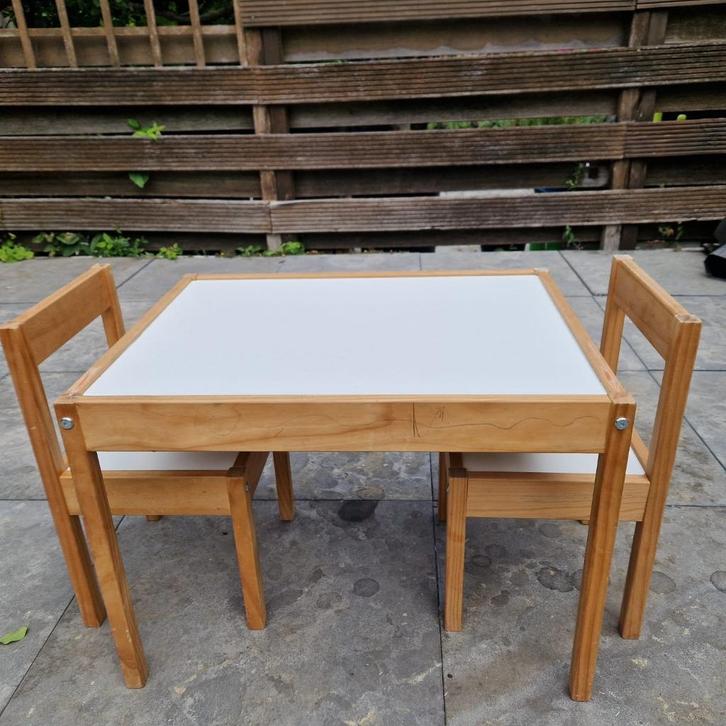 IKEA Kids Table + 2 Chairs – €15, Kinderen en Baby's, Kinderkamer | Tafels en Stoelen, Zo goed als nieuw, Stoel(en), Ophalen of Verzenden