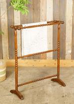 Oud middenbruin brocante droogrek met bolletjesdetail, Ophalen