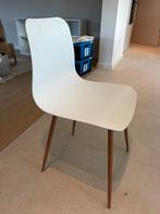 Design stoel wit - set van 4 - in zeer goede staat!, Huis en Inrichting, Stoelen, Ophalen, Zo goed als nieuw, Wit, Kunststof