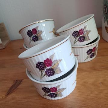 Royal Worcester Evesham 6 Souflee/ramekin bakjes beschikbaar voor biedingen
