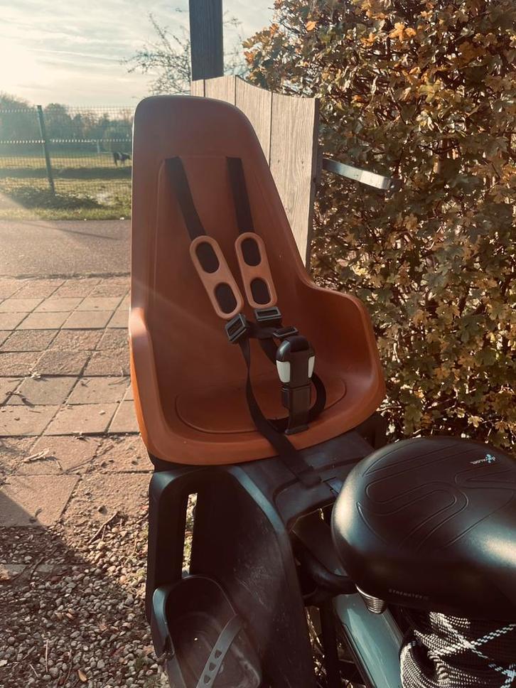 Bobike Maxi One Chocolate Brown drager bev Achterstoeltje, Fietsen en Brommers, Fietsaccessoires | Fietsstoeltjes, Gebruikt, Achterzitje