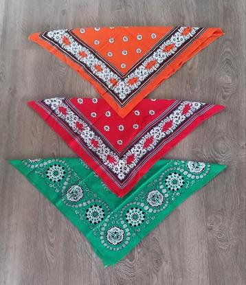 Te koop: 3 Boerenzakdoeken/sjaals beschikbaar voor biedingen
